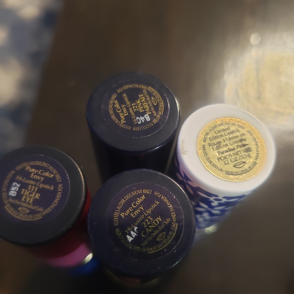 Estee Lauder Lipstick Collection - Picture 2 of 4